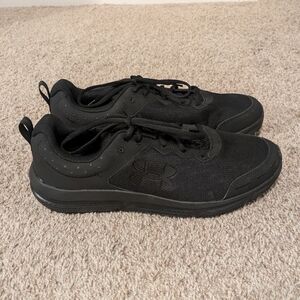 NWOT Under Armour UA Black Running Training Shoes Sneakers Charged Assert Shoes